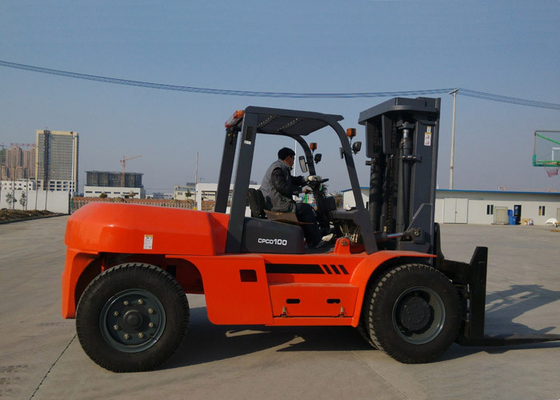 China 4 wheel Diesel Engine Forklift , Full Automatic Stepless Speed Adjustable Heavy Duty Forklifts supplier